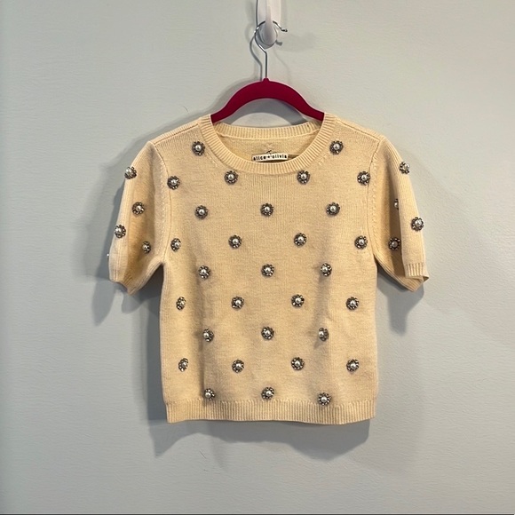 Alice + Olivia cream white “Bay” pearl/rhinestone cropped shortsleeve sweater XS - Picture 5 of 7